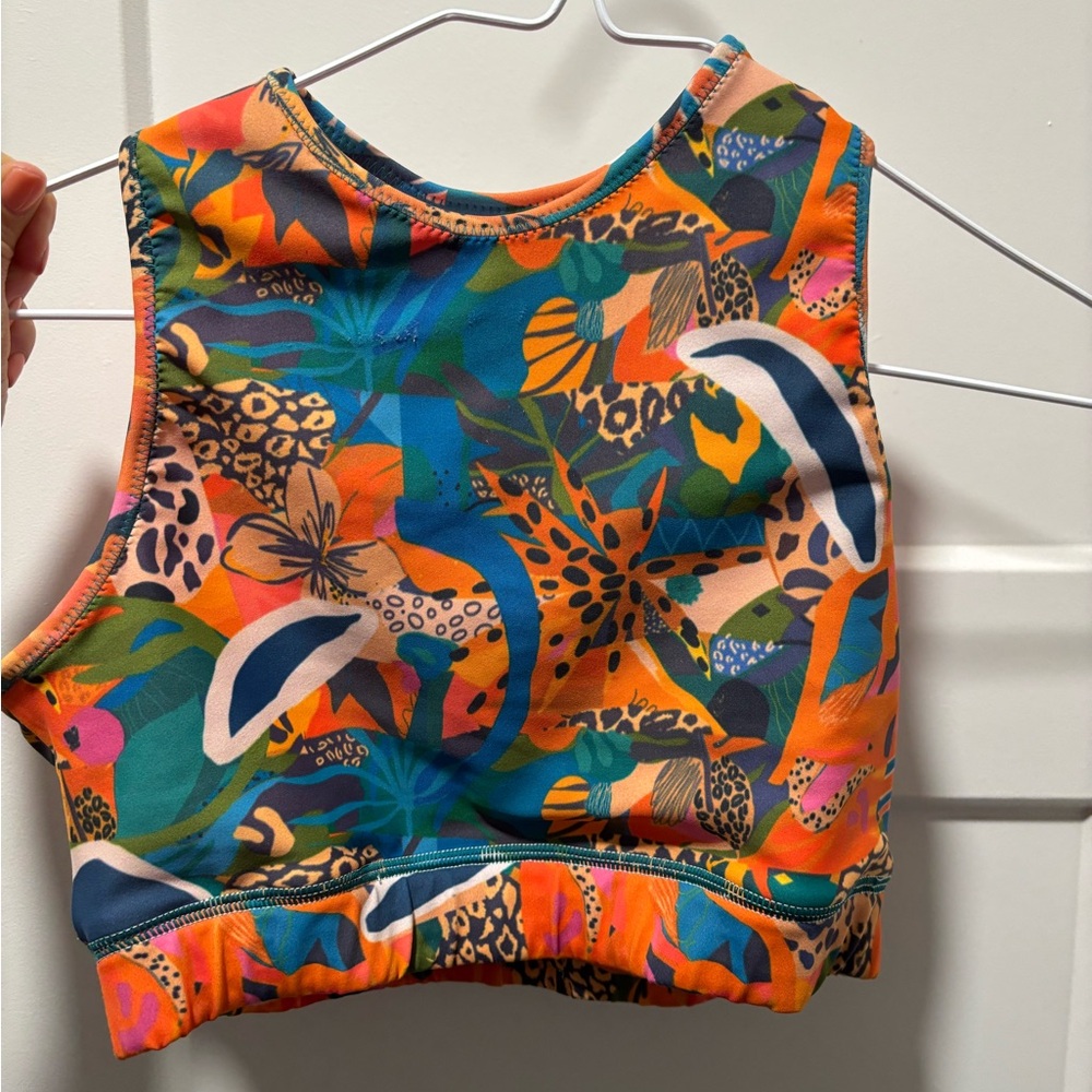 Vibrant Tropical Print Crop Athletic Top